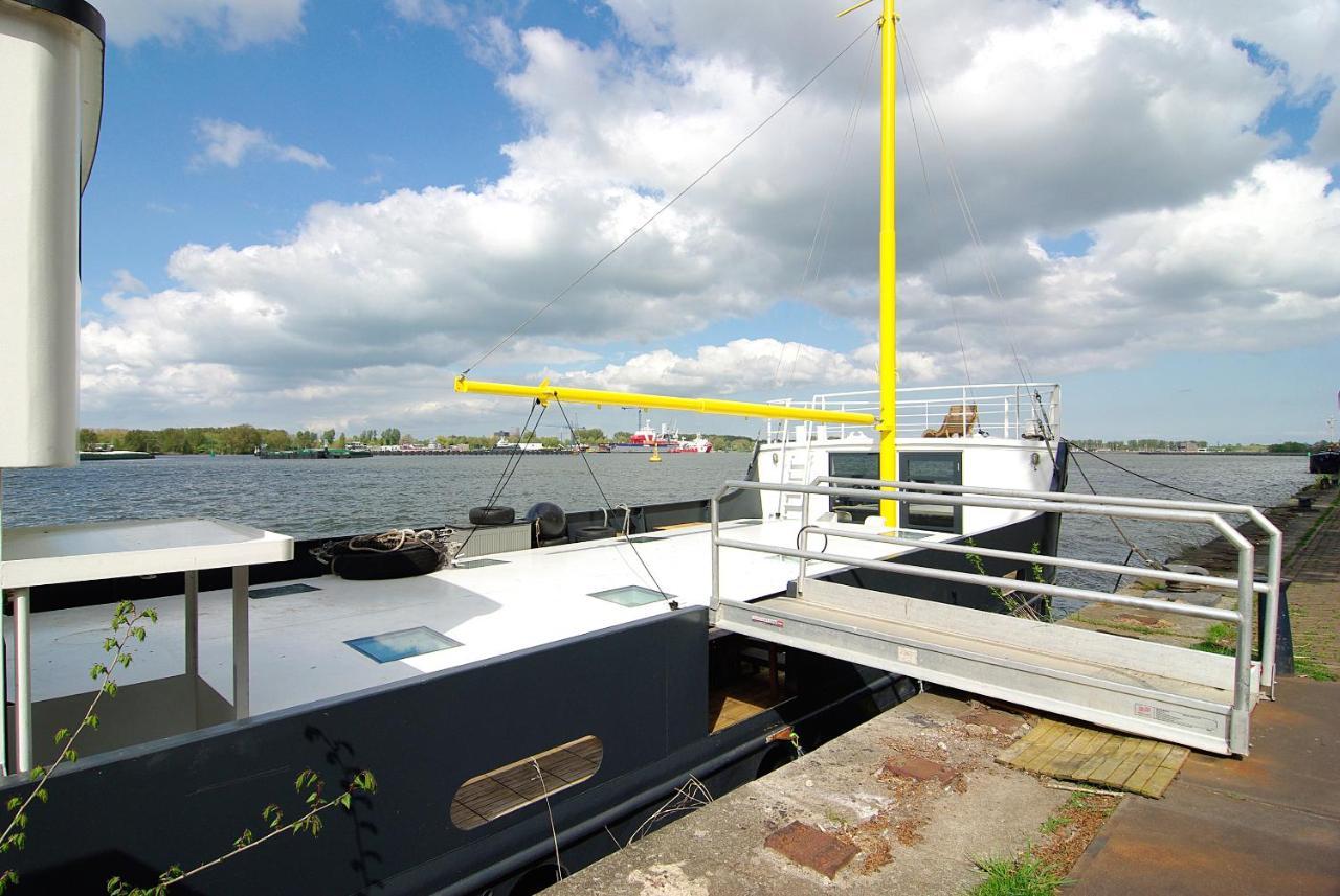 Magnificent Houseboat With A Stunning View! Hotel Амстердам Екстериор снимка