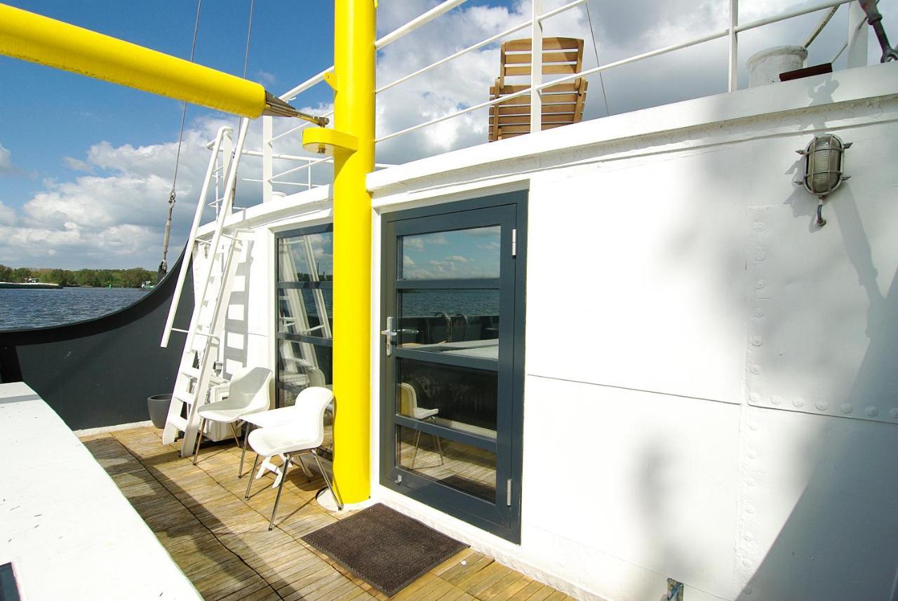 Magnificent Houseboat With A Stunning View! Hotel Амстердам Екстериор снимка